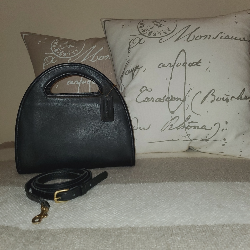 ❤VINTAGE COACH CAROUSEL